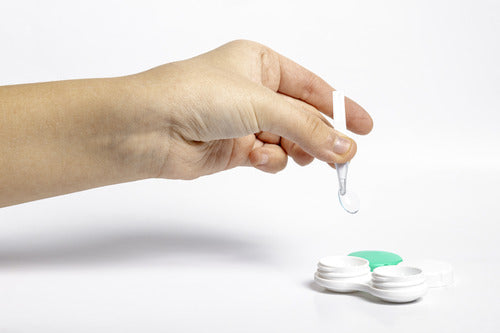 Cleaning Contact Lenses: Top Tips & Care Guide